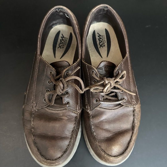 Skechers On the Go Boat Shoe GoGa Max Brown Leather Lace Up Men Size 11 Casual - Picture 6 of 9